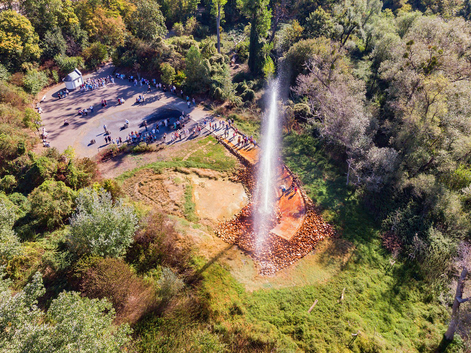 Rhein. Andernach. Geysir Erlebniszentrum. Ausflugsziel rund ums Schloss Burgbrohl.