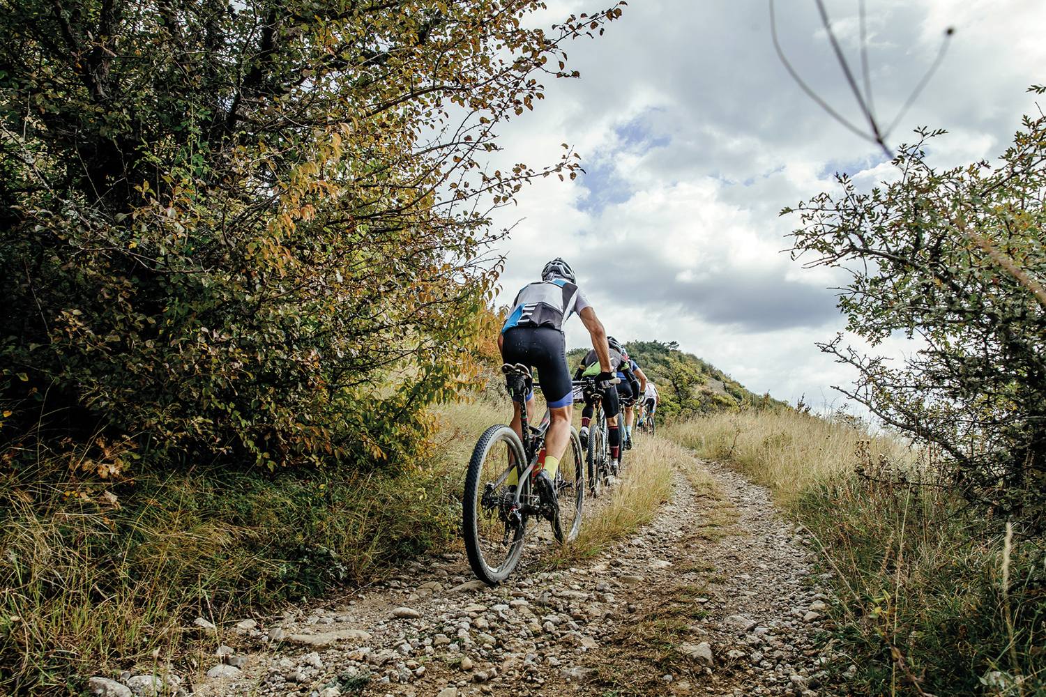 Radfahren in der Eifel. Mountainbike Vulkaneifel MTB-Region. Ausflugsziele rund um Schloss Burgbrohl.