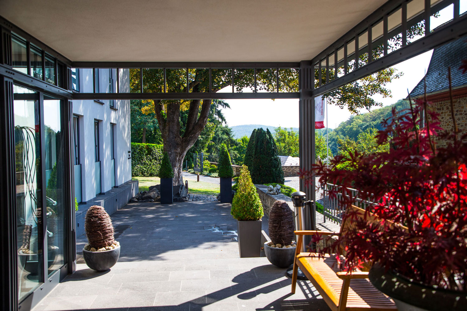 Eingang Spa-Haus Wellnessbereich im Schloss Burgbrohl